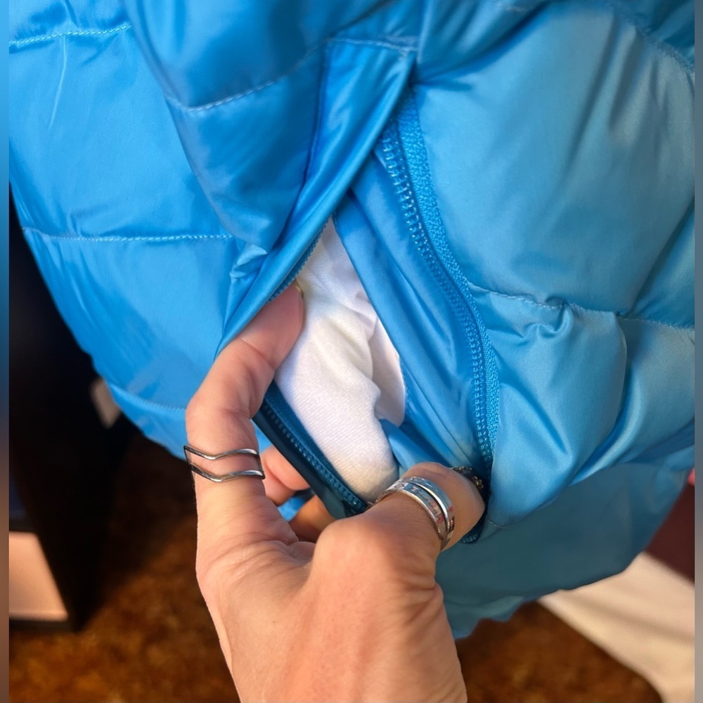 Coldwater Creek Women’s Blue/Yellow Reversible Puffer NWOT! - Picture 5 of 5